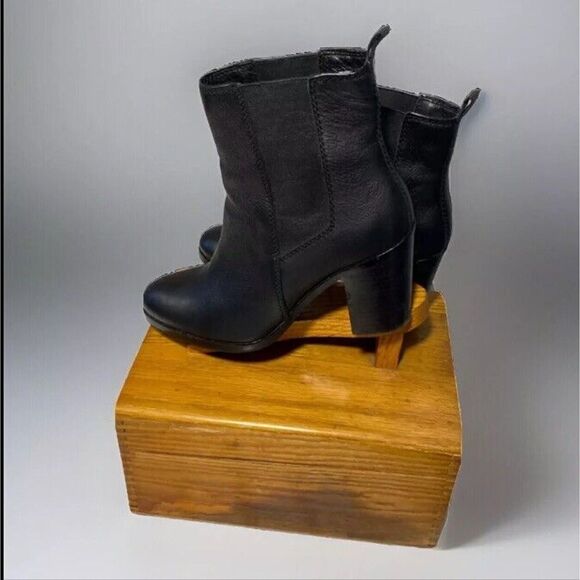 Splendid Women Boots Soft Leather Rocker 8 Heels Black 3.5” Heals Vibram - Picture 5 of 12